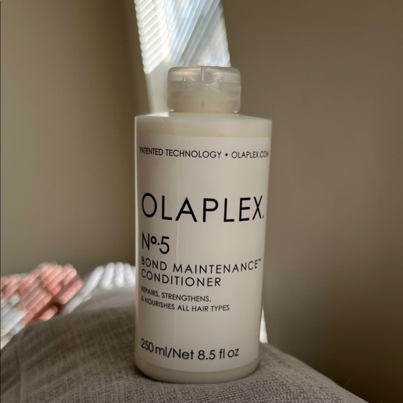 OLAPLEX No.5 Bond Maintenance Conditioner - White - brand new purchased direct - Picture 1 of 1